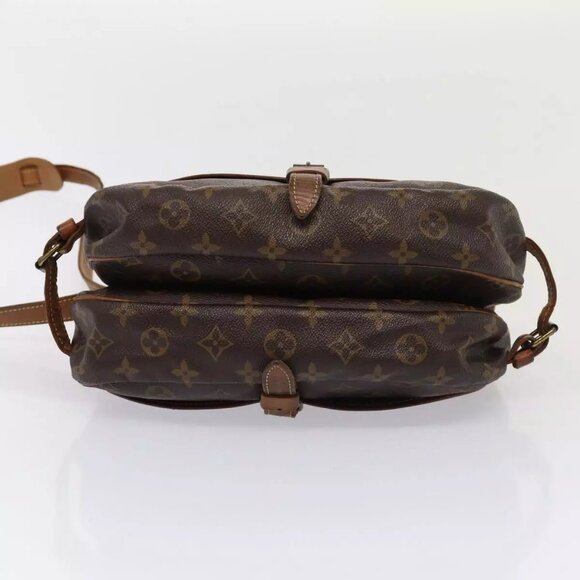 LOUIS VUITTON Monogram Saumur 30 Shoulder Bag - Picture 4 of 16